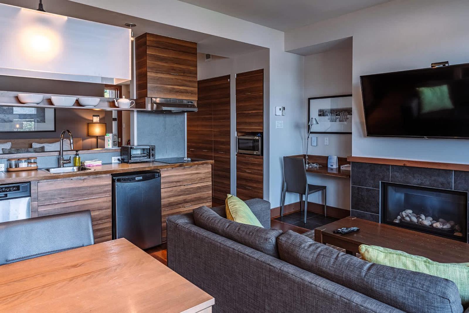 Lac-Superieur Lakefront Mountain View - Resort Loft מראה חיצוני תמונה